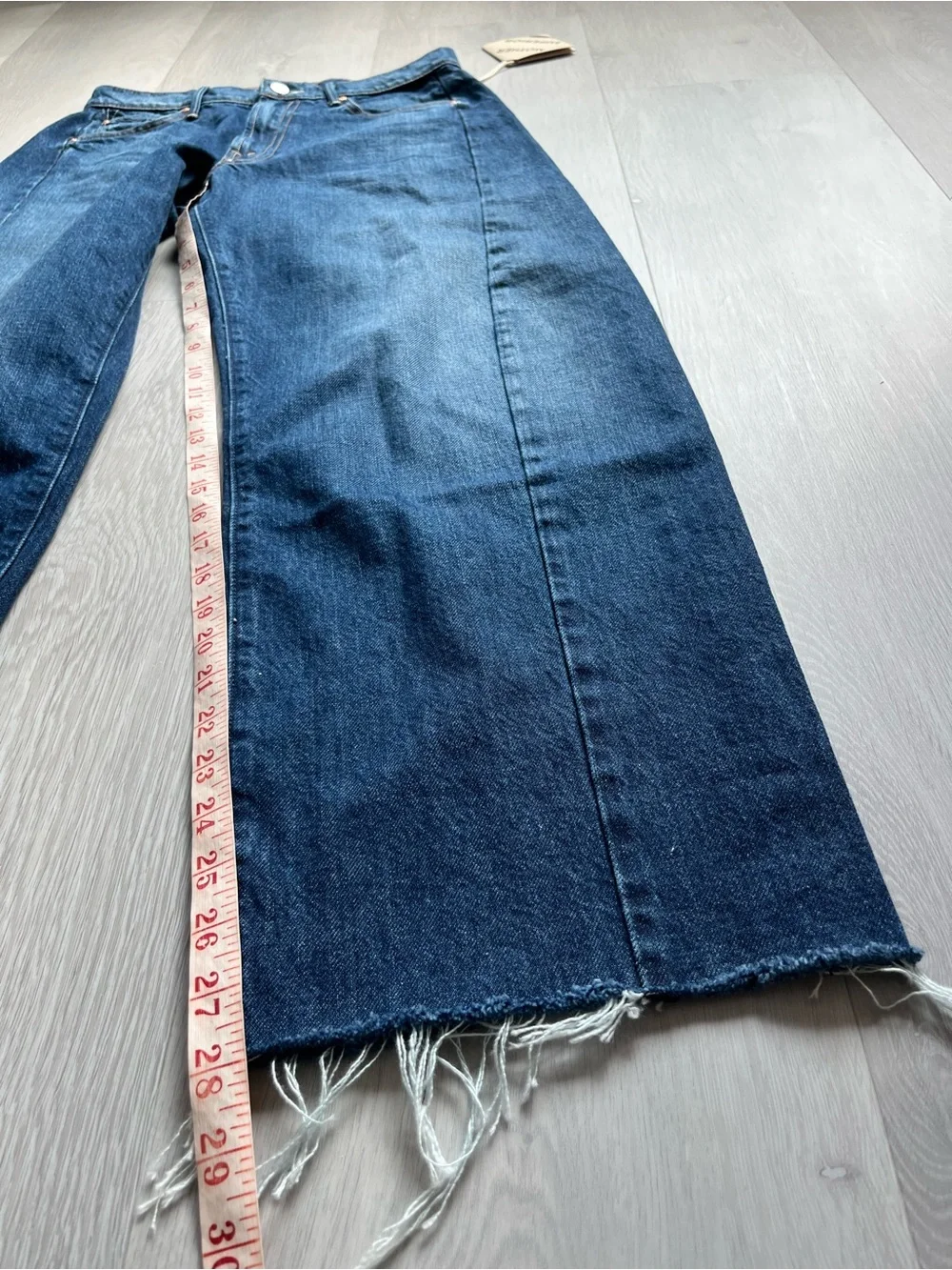 MOTHER THE MID RISE FULL PIPE FLOOD FRAY BARREL BLUE JEANS WOMENS 26